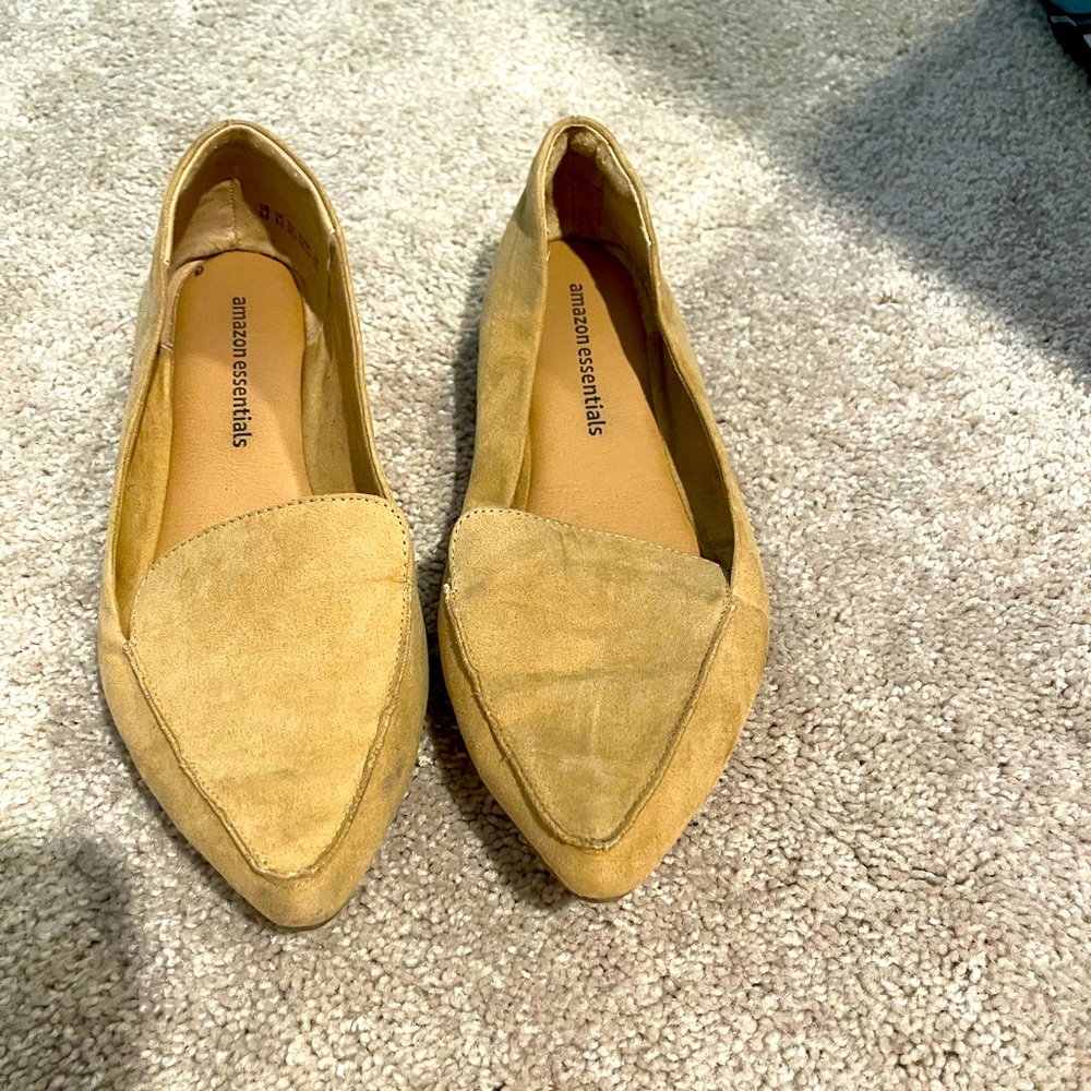 Amazon Essentials flats